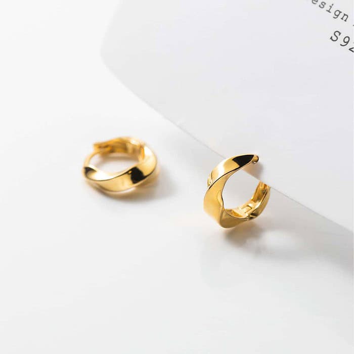 Huggies Ohrringe Gold – Bild 5