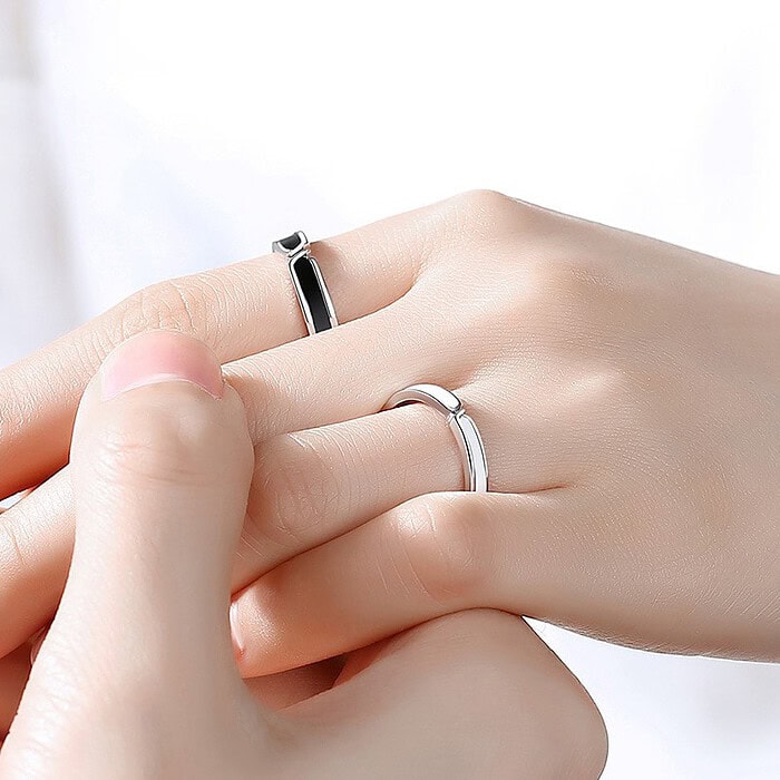Partnerring schwarz weiße