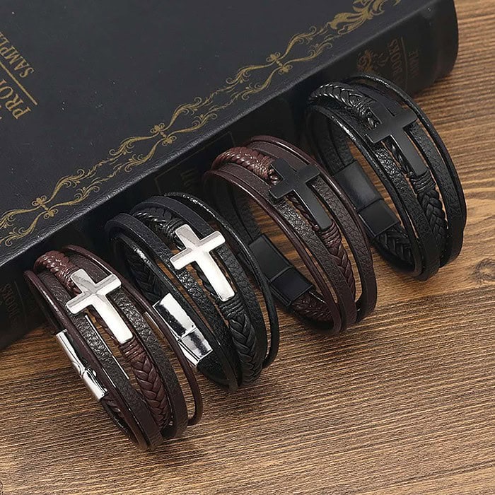 Lederarmband mit kreuz