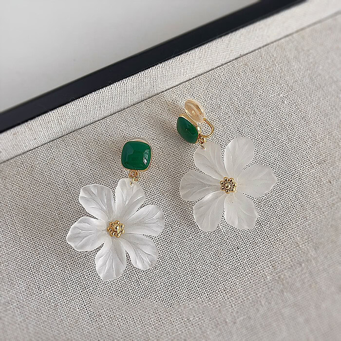 Transparente Blumen Ohrclips