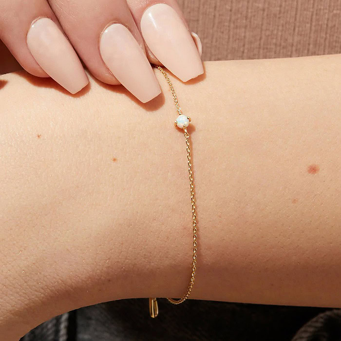 Dünnes Armband mit Opal