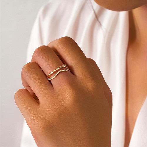 Filigrane Ring mit Zirkonia