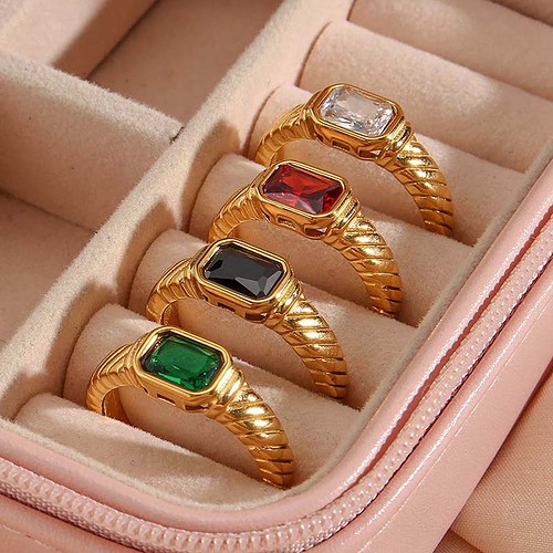 damen goldene ring mit stein