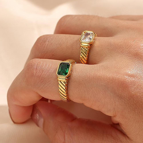 damen goldene ring mit stein