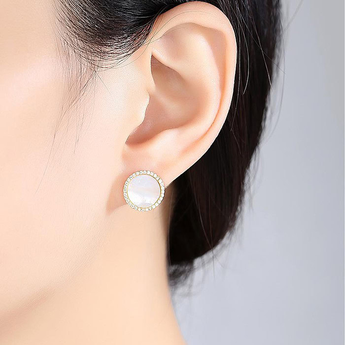Rund Muschel Ohrringe Stecker mit Zirkonia