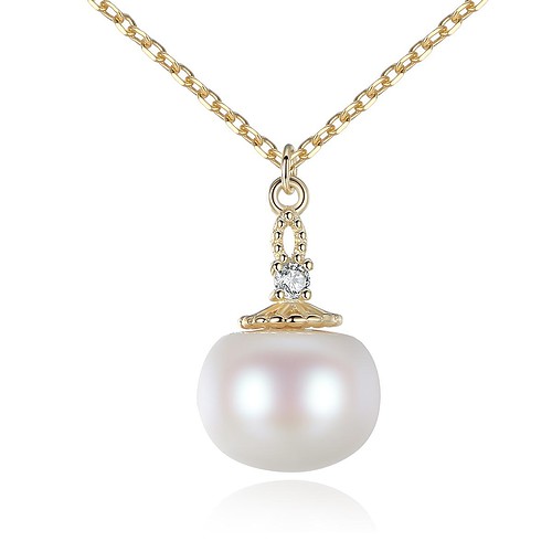 Goldene Kette mit Perlenanhänger