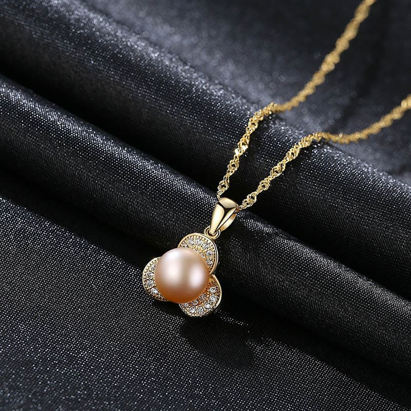 Goldene Kette mit Süßwasserperlen Anhänger