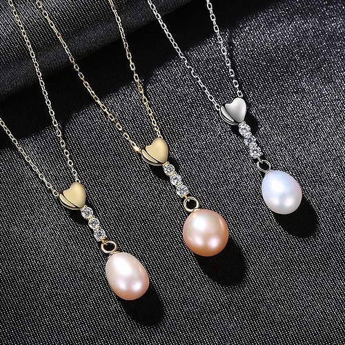 Goldene kette mit Perle Anhänger