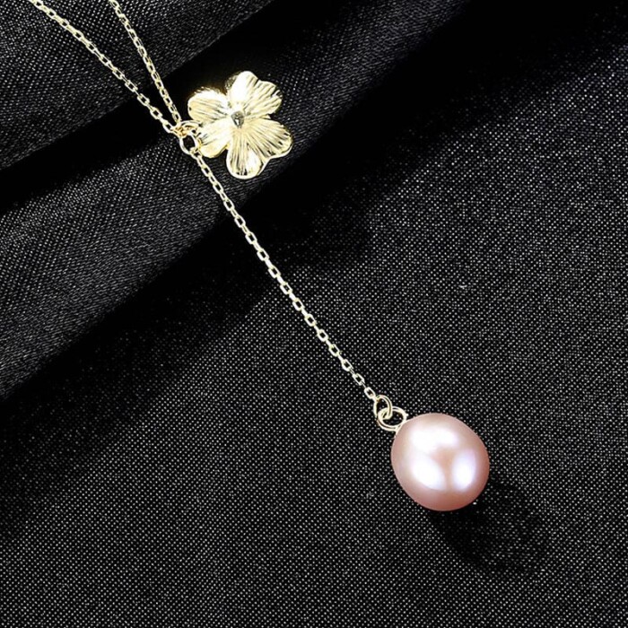 Goldene Y Kette mit Perlen und Blumen