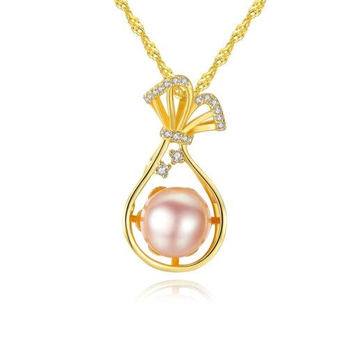 Goldene Kette mit Süßwasserperlen