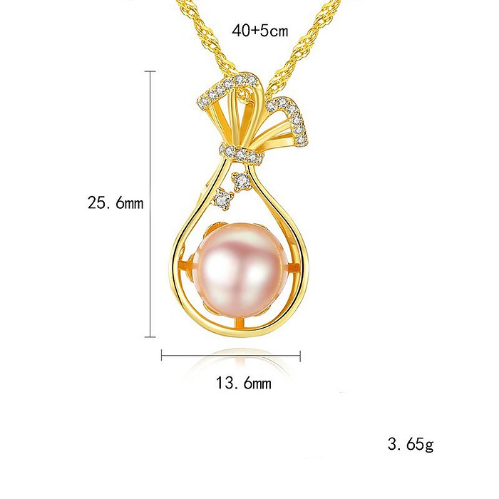 Goldene Kette mit Süßwasserperlen