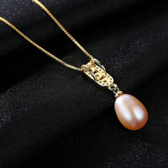 Elegante Kette mit Perlenanhänger
