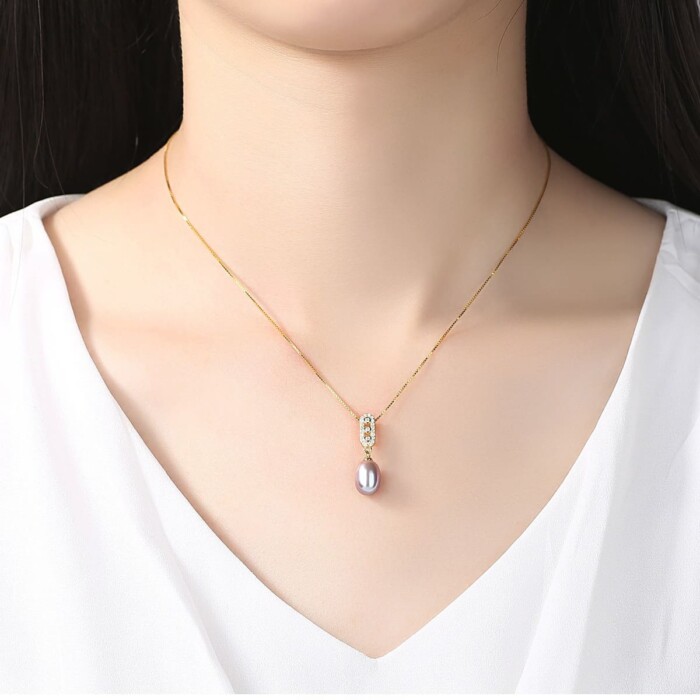 Elegante Kette mit Perlenanhänger