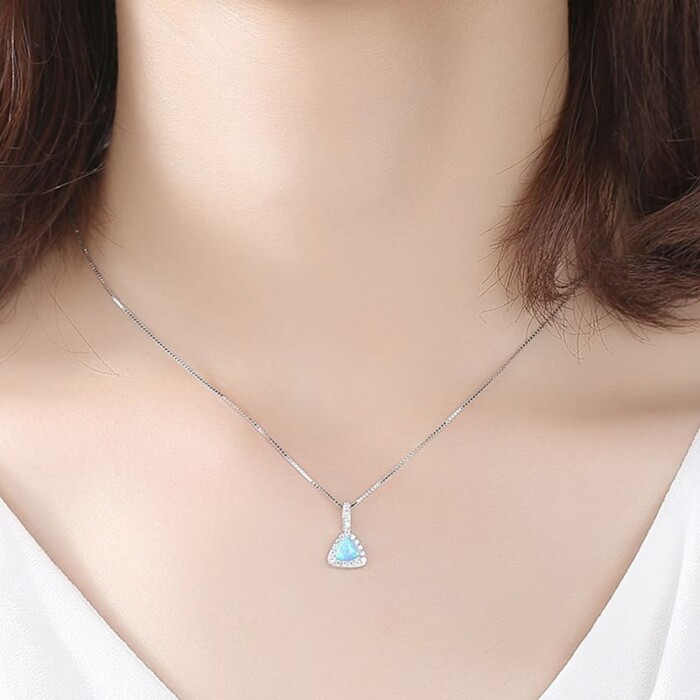 Kette mit Dreieck Opal Anhänger