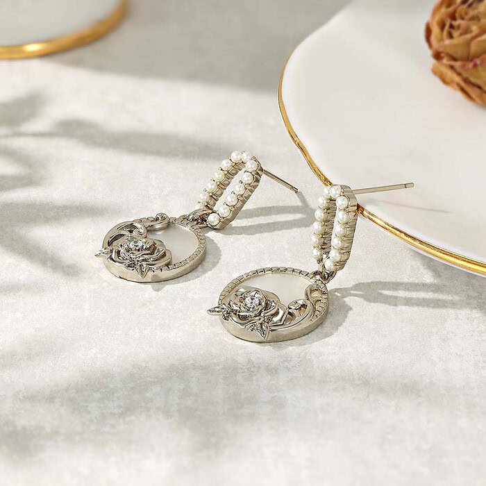 Vintage Ohrringe mit Rose
