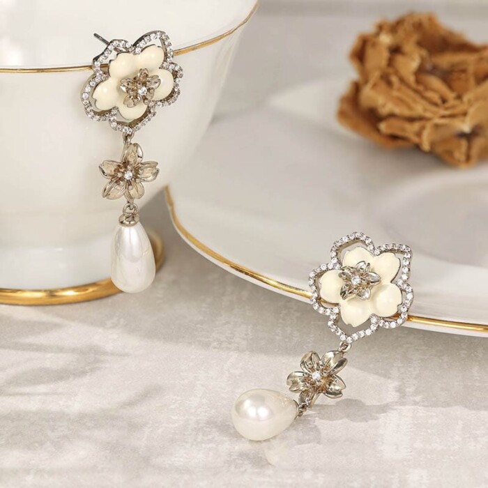 Blumen Ohrringe mit Tropfen Perlen