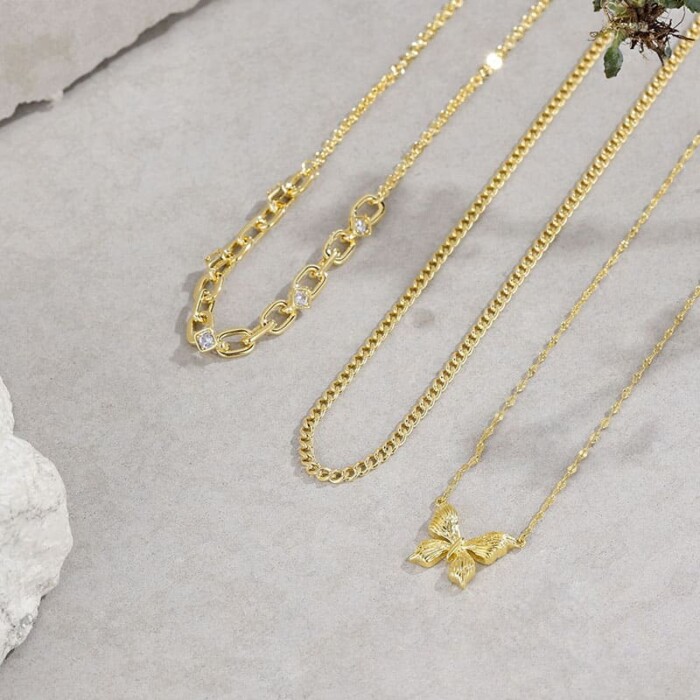 Goldene Layering Kette mit Schmetterling