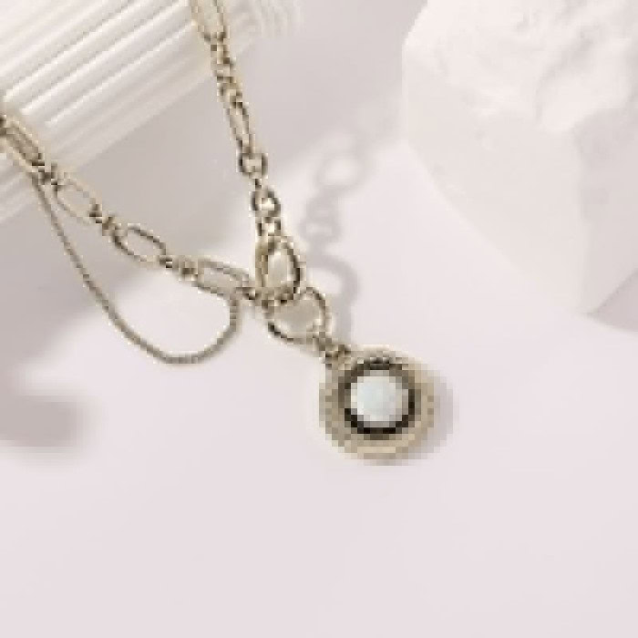 Rundem Anhänger Kette mit Opal