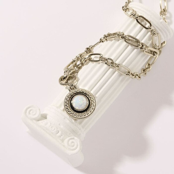 Rundem Anhänger Kette mit Opal