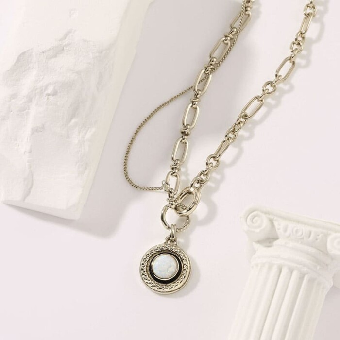Rundem Anhänger Kette mit Opal